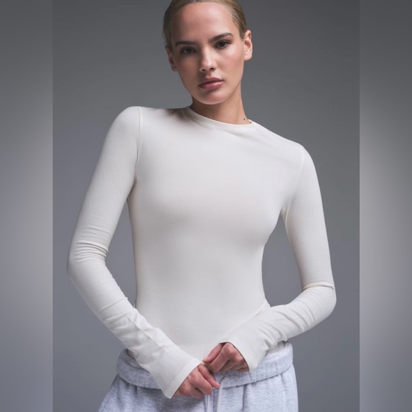 SKIMS Cotton Jersey Long Sleeve T-Shirt - Picture 3 of 5